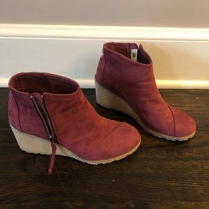 TOMS wedges